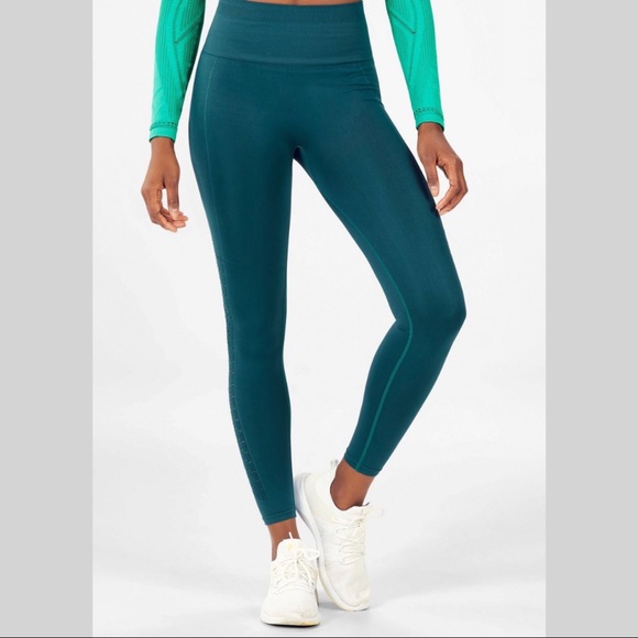 Fabletics Sync High Waisted 7/8 Leggings - Teal - Picture 2 of 8